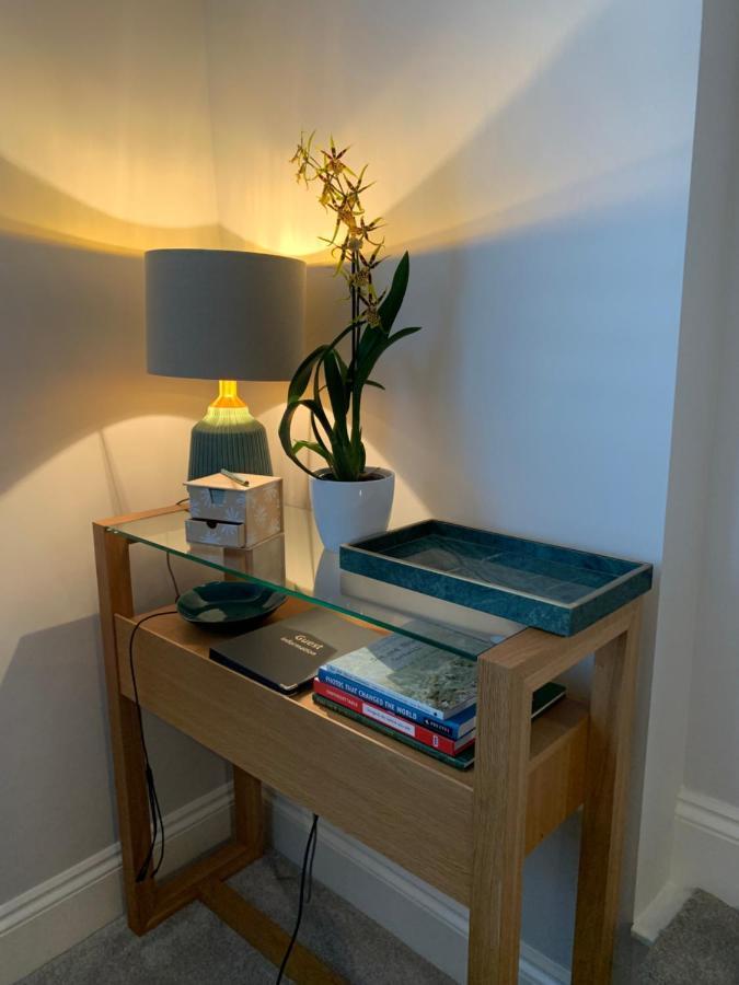 Hideaway Holiday Apartment ソールズベリー エクステリア 写真