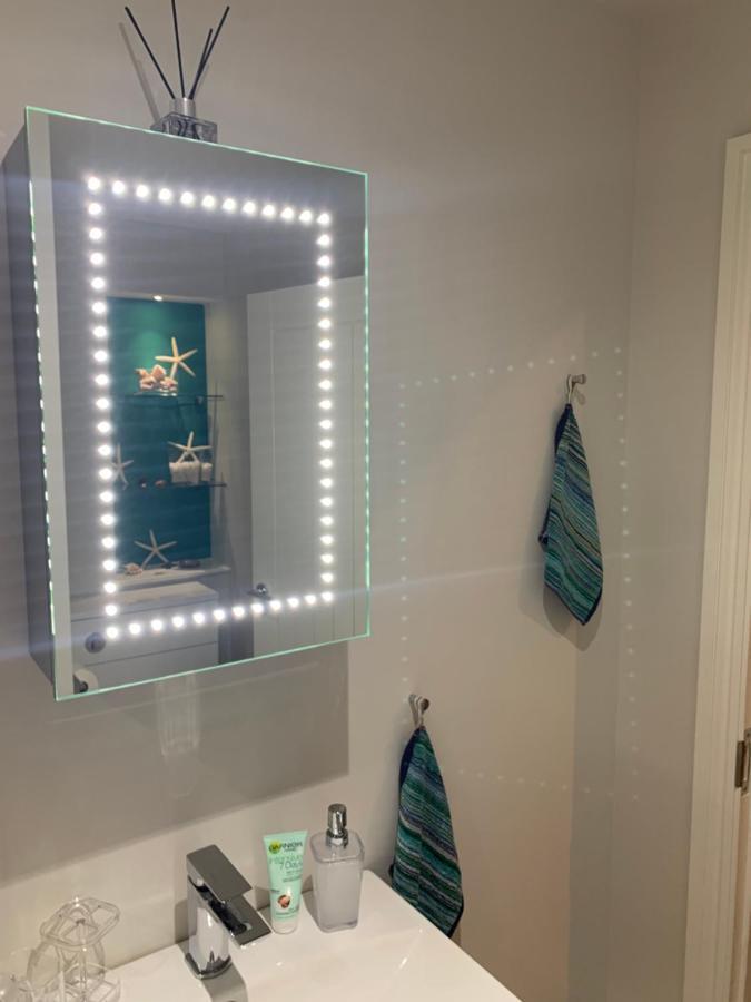 Hideaway Holiday Apartment ソールズベリー エクステリア 写真