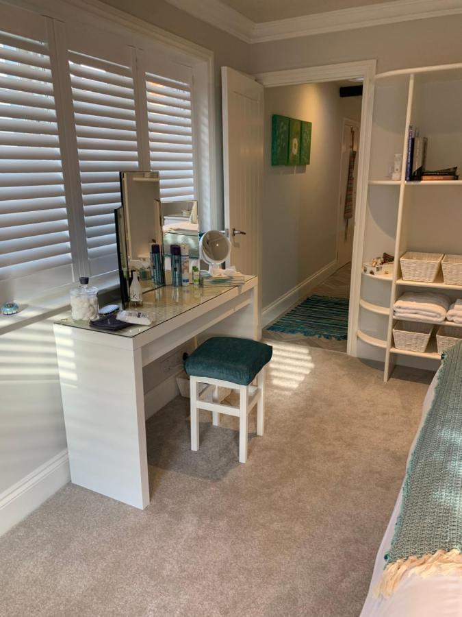 Hideaway Holiday Apartment ソールズベリー エクステリア 写真